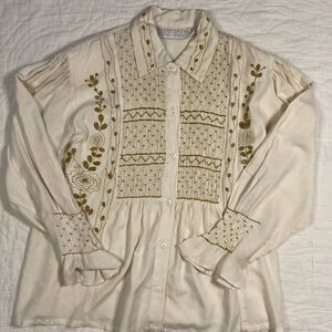 Passports Vintage Embroidered Lightweight Button Up size Medium